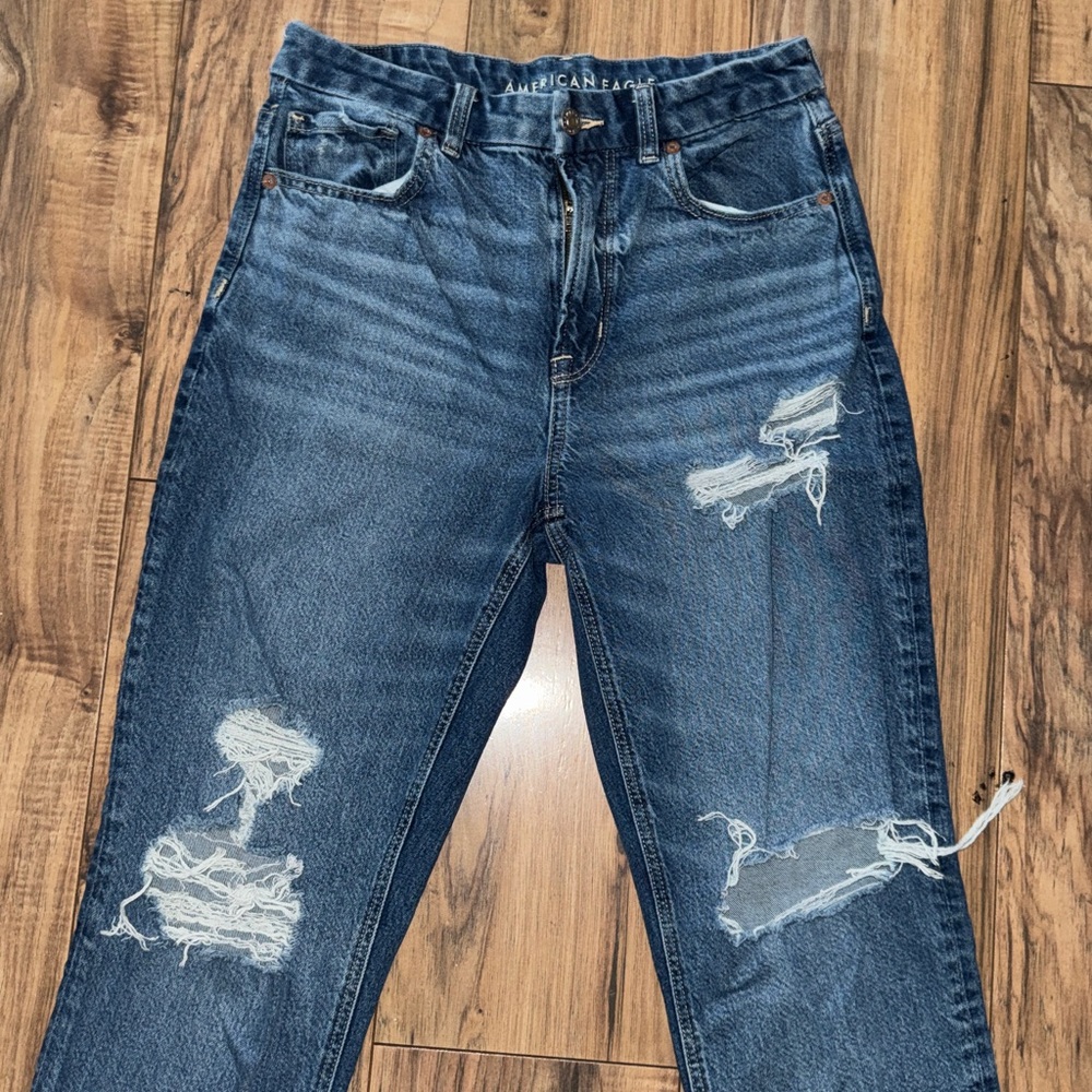 American Eagle Outfitters Distressed Dark Curvy mom Jeans - Picture 2 of 7
